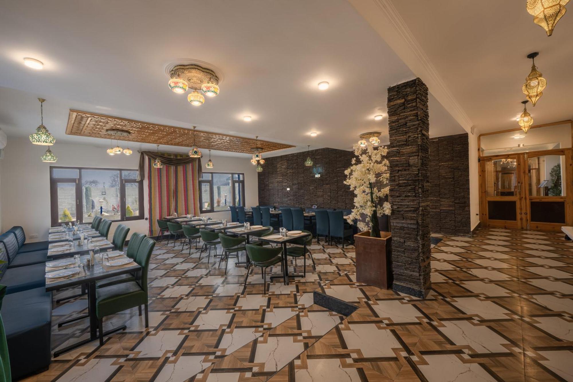Echor Kashmir Holidays Resort Srinagar Exterior photo