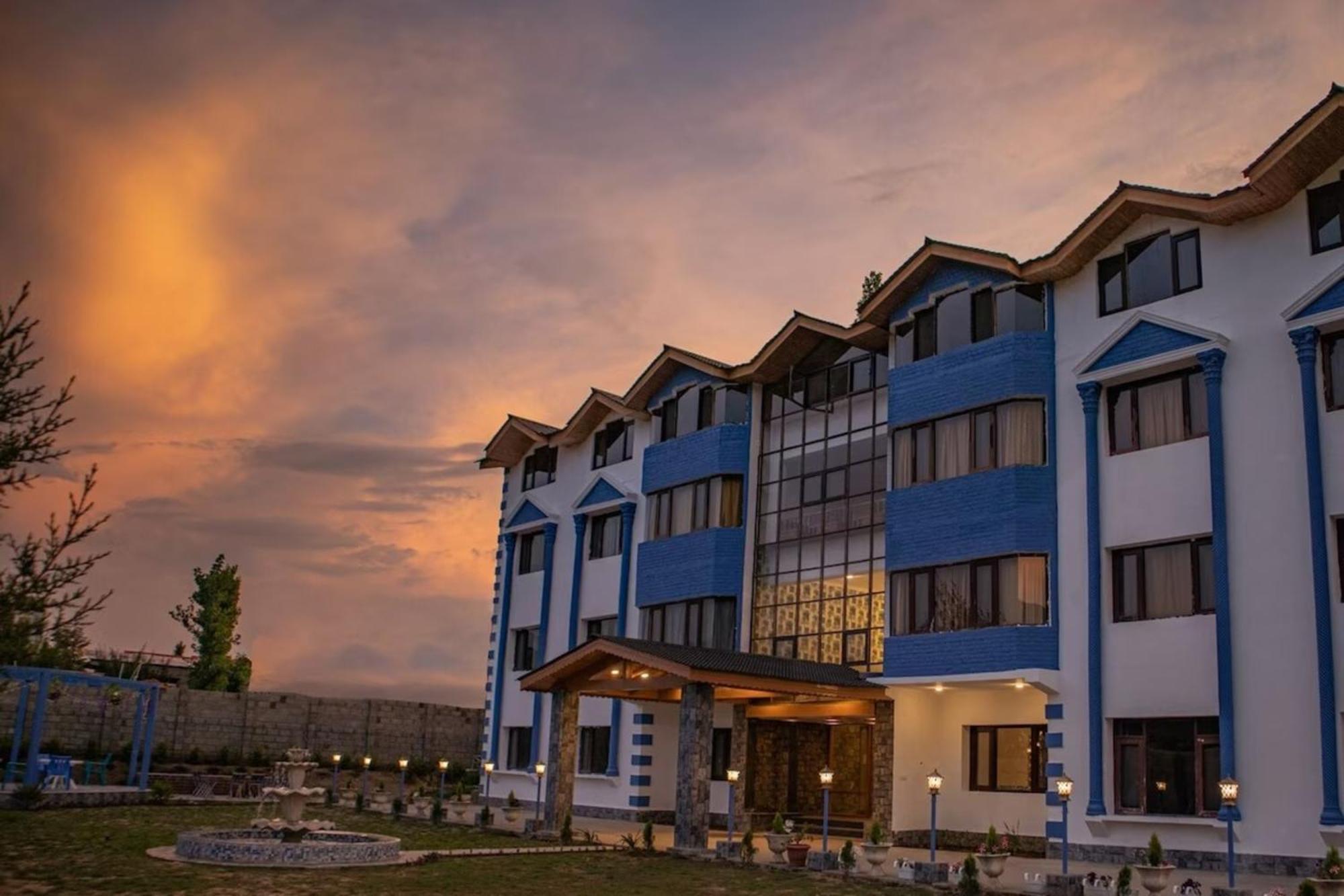 Echor Kashmir Holidays Resort Srinagar Exterior photo